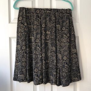 M LuLaRoe Madison Skirt Black/Cream Floral Pleated